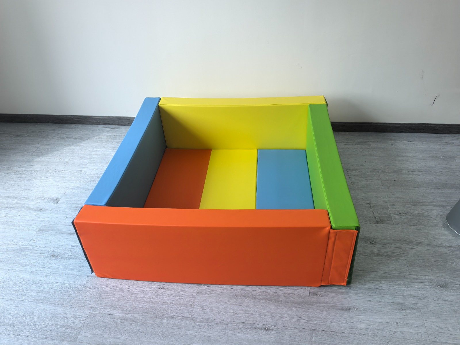 05e3e030 13ee 4881 a9a3 40e8c98510b4